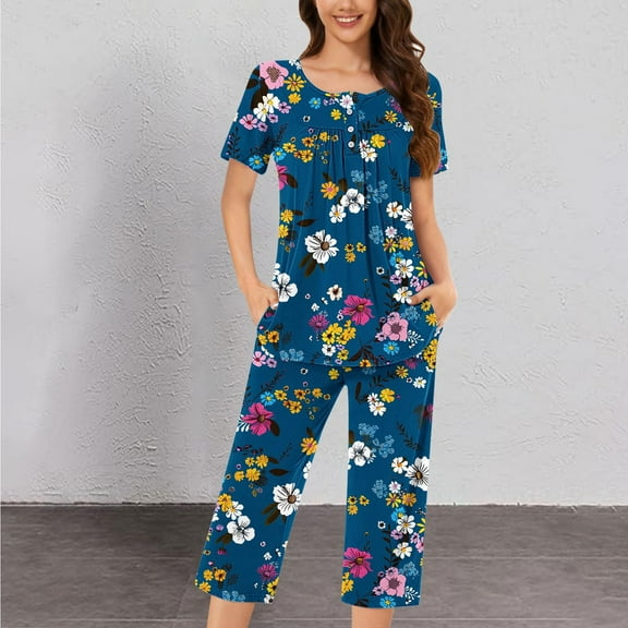 CLOISE Night Clothes for Women Sets 2-Piece Soft Short Sleeve Sleepwear Tees and Casual Capri Pants with Pockets Pajama Sets Cozy Button Pleated Flower Print Winter Pajamas