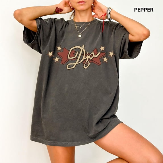 CLOTEX Comfort Colors Djo Star Logo T-Shirt, Retro Script Western Graphic Tee, Graphite M