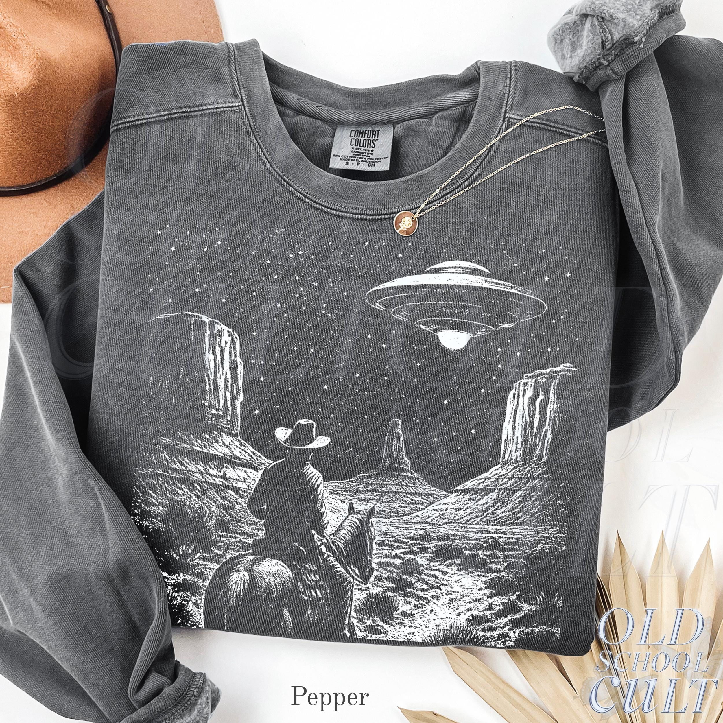 CLOTEX Cowboy Ufo Comfort Colors® Sweatshirt, Western Ufo Crewneck ...