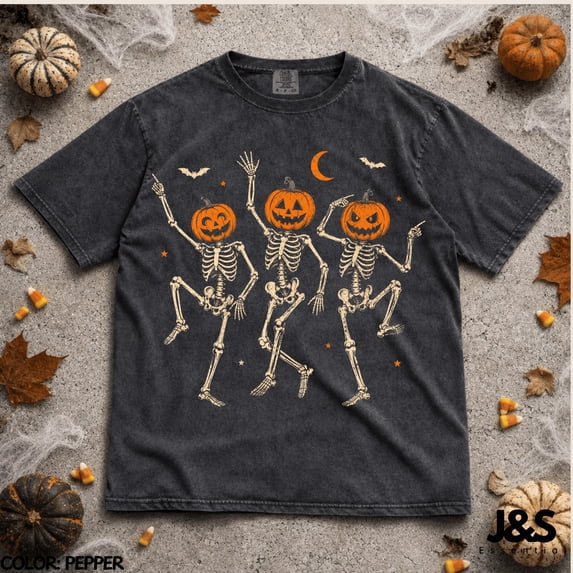 CLOTEX Pumpkin Skeleton Halloween Shirt, Dancing Skeleton Pumpkin Head Tshirt, Vintage Spooky Fall Tee, Cute Halloween Graphic Gift, Black S