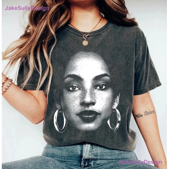 CLOTEX Sade Adu Shirt Vintage 90s Rap Tee Style, Smooth Operator Music Fan Gift, Retro Aesthetic Portrait Graphic Tee, Comfort Colors Pepper Shirt, Black S
