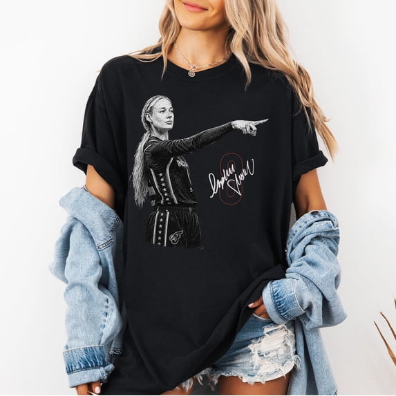 CLOTEX Sophie Cunningham Pointing T Shirt, Pepper S