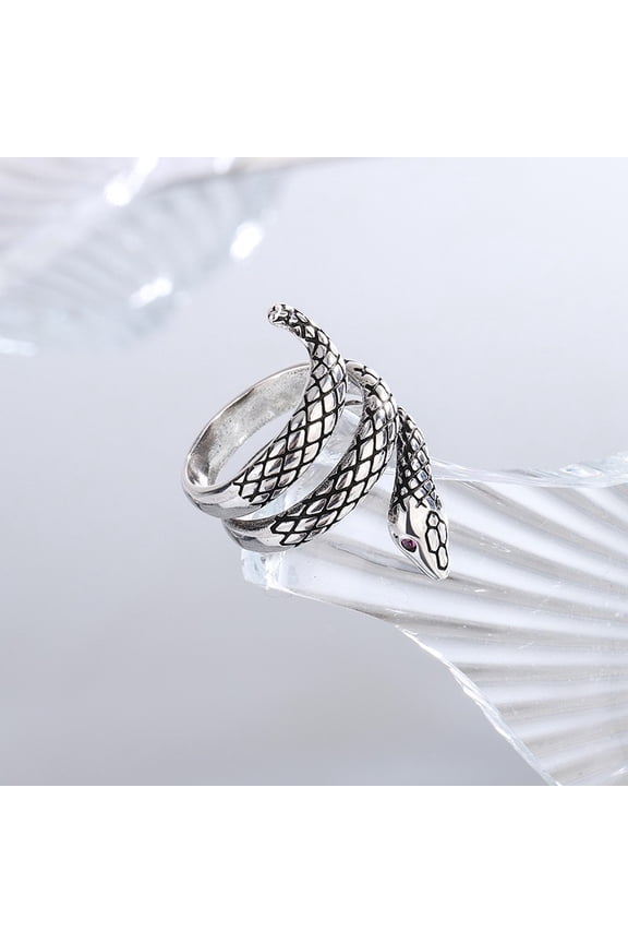 Premium Artisanal Serpent Ring with Intricate Scale Carvings, Elegant Retro Style Snake Band for Edgy Fashion