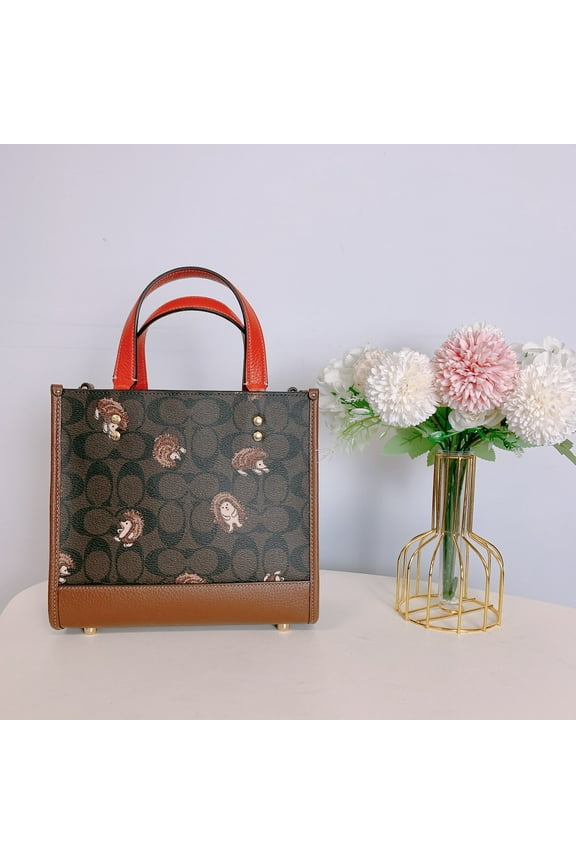 CC769 Dempsey Tote 22 In Signature Canvas With Hedgehog Print