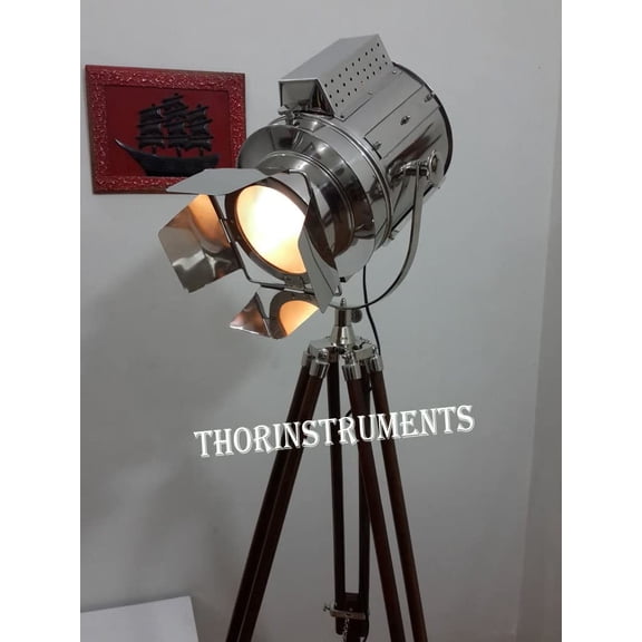 COLLECTIBLE MARINE SEARCH LIGHT CHROME w/BROWN WOODEN TRIPOD STAND