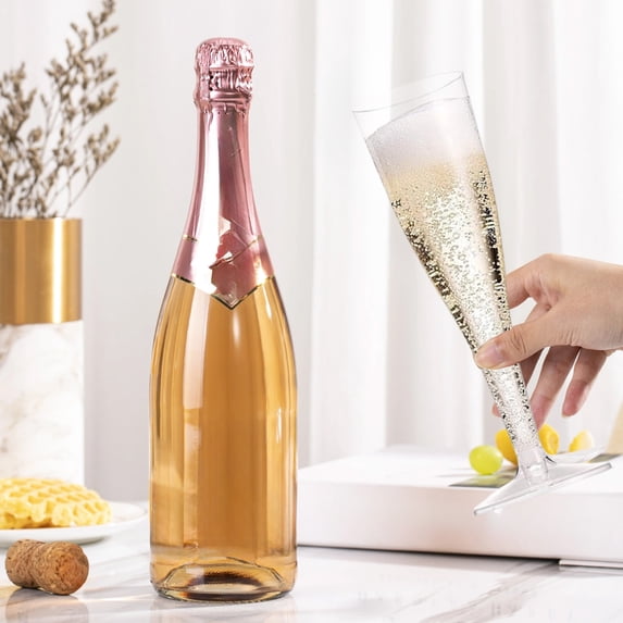 COM1950s Disposable Champagne Glasses,Plastic Transparent Cocktail Cups,25-Piece Set for Wedding Receptions,Birthday Parties,and Festive Gatherings,Sturdy & Elegant Design for Easy Disposable Use