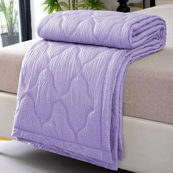 COM1950s Experience Ultimate Comfort with Our Cooling Blanket,A Summer Quilt Designed for Maximum Breathability and Lightweight Feel,Easy Wash Care Ideal for Hot Sleepers,All Season Versatility