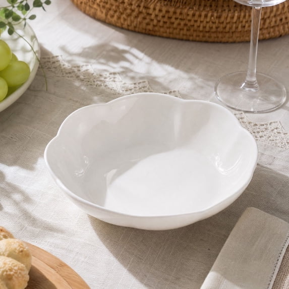 COM1950s Flower Shaped Serving Bowl, Melamine Decorative Fruit Bowl with Scalloped Petal Rim, Multipurpose Snack and Candy Bowl for Kitchen Table Home Decor