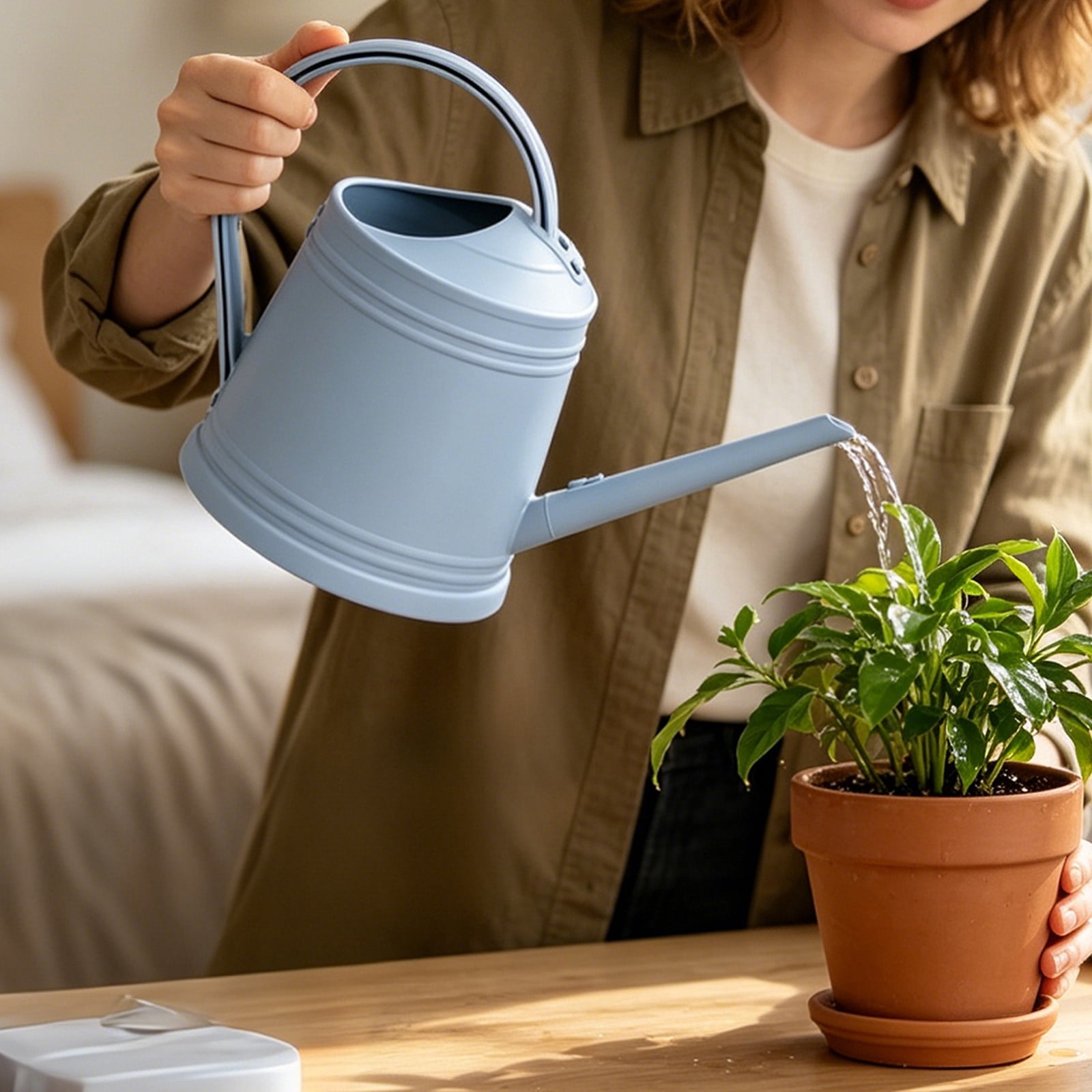 COM1950s Vintage Look Watering Can for Indoor Plants, Long Spout Watering Pot for Outdoor Garden Use, Lightweight Plastic Watering Can for Small Plants, Flowers, Balcony and Bonsai