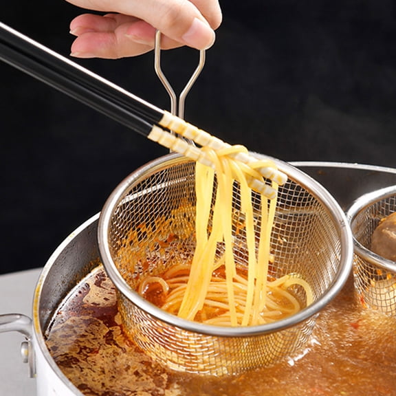 COMPUKAS Stainless Steel Strainer Basket with Handle for Ramen, Noodles, Hot Pot, and Kitchen Cooking Use