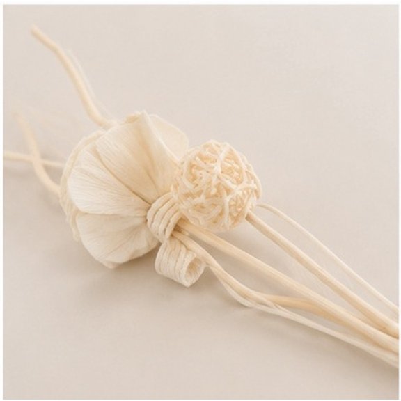 COMPUKAS White Flower-shaped Rose Bouquet Reed Diffuser Sticks for Essential Oils