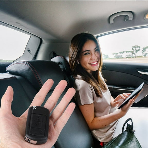 COSMOBETTY Retractable Key Chain 3 Button Remote Key Case Black Hard Plastic 1Pcs