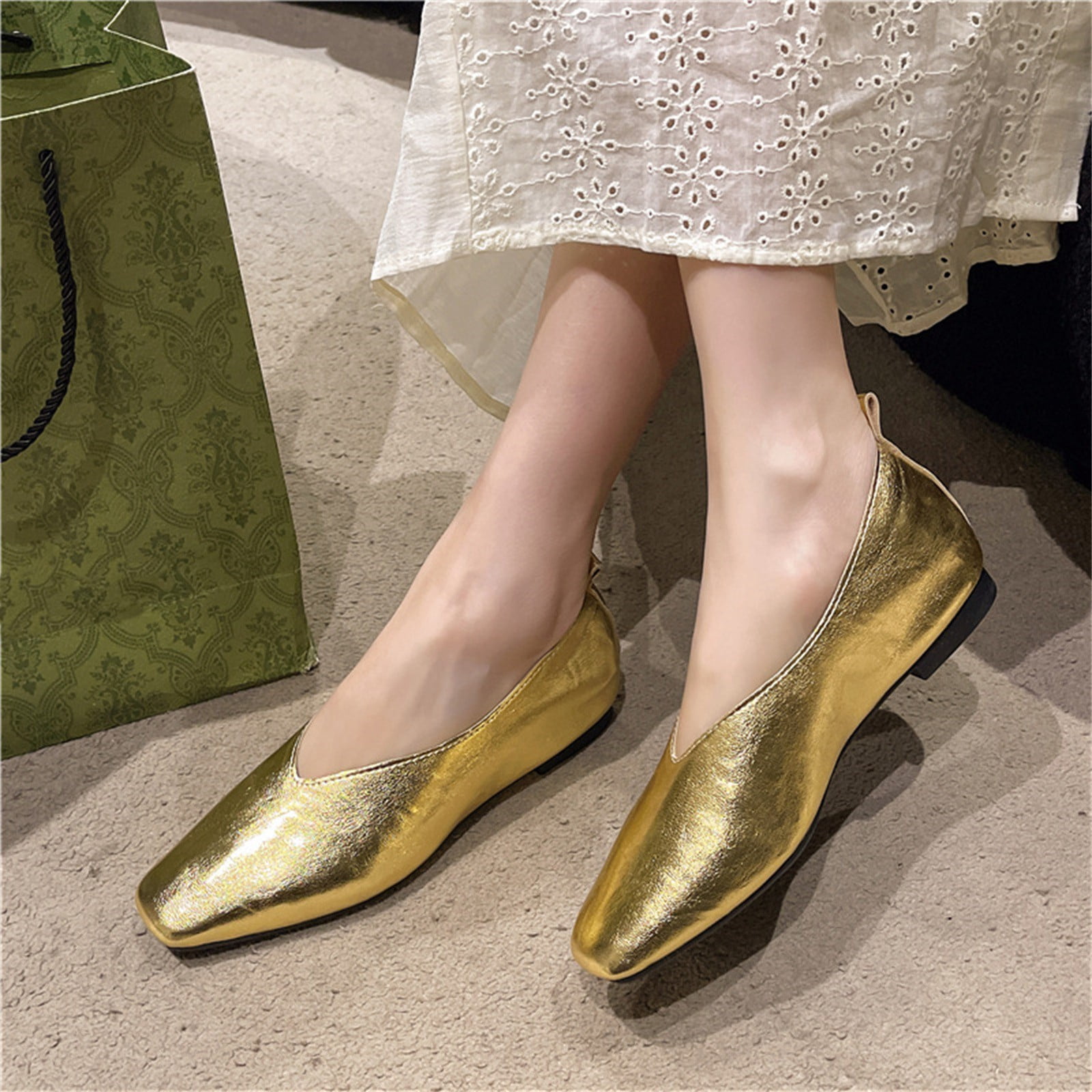 Women's Leather Chain Decor Slip On Dress Shoes