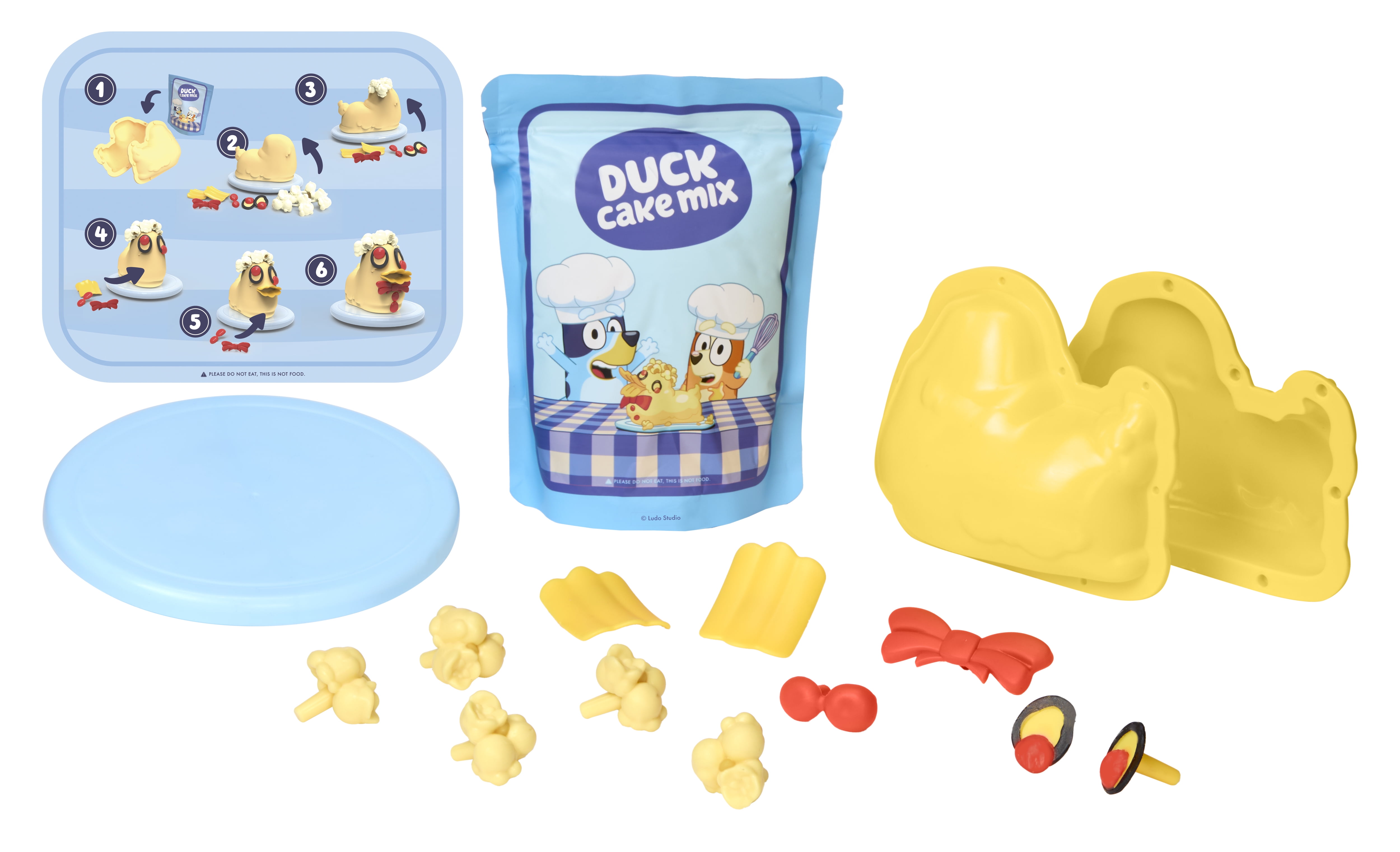 Little Tikes Creative Chefs Bluey Duck Cake Kit, with Make-It Mix Play Sand, Ages 3+
