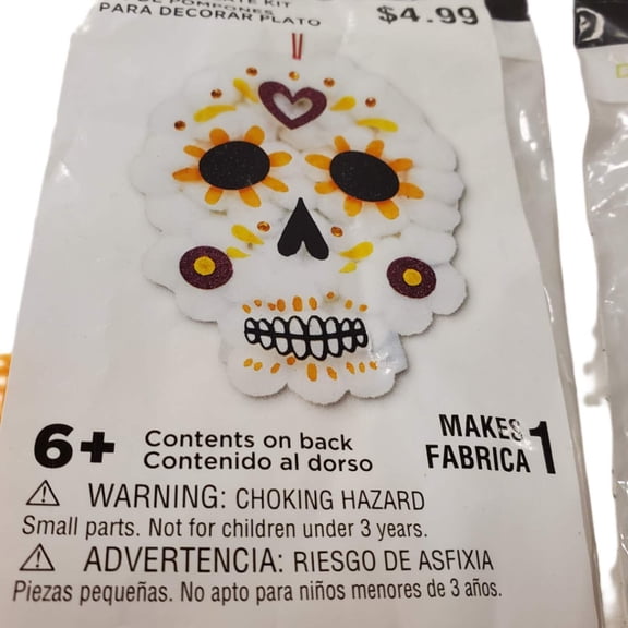 CREATOLOGY, POM-POM PLATE KIT 6+ DIA DE LOS MUERTOS, HALLOWEEN