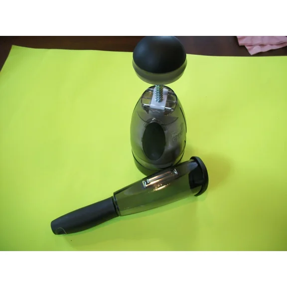 CRESTIN- 2-Pc. Kitchen Combo Gadgets - Unique Chopper & Peeler,Viatek, Black