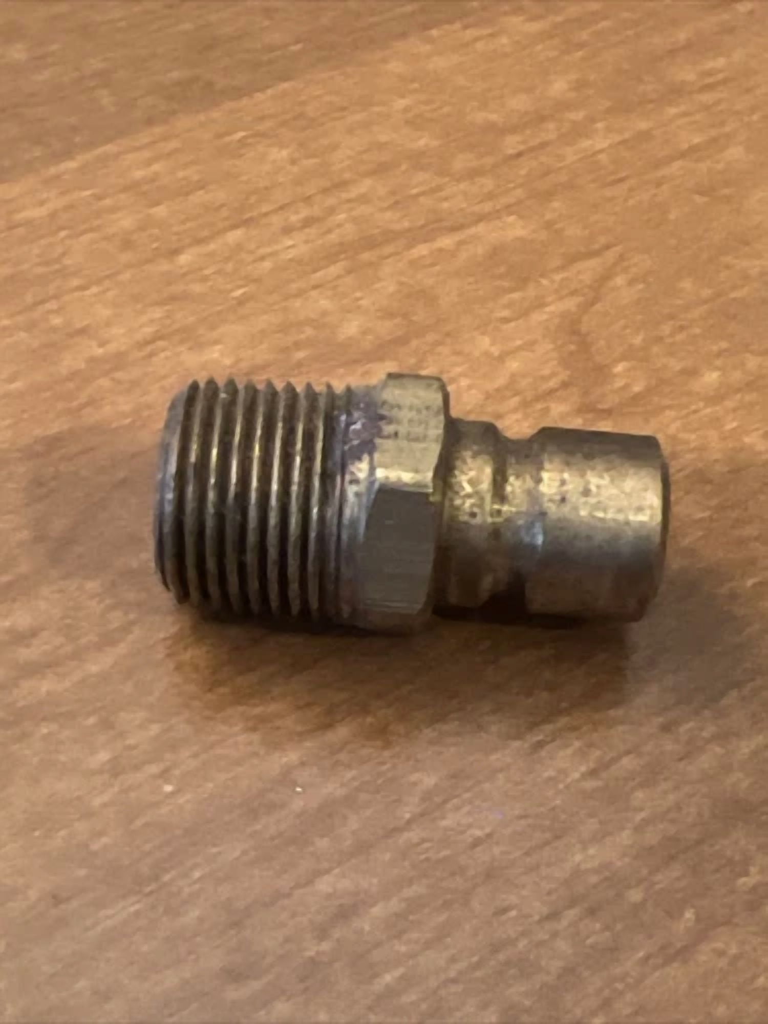 CRESTIN- ?? 3/8” Quick Connect/Disconnect Water Hose Fitting Brass Male Connected,New????