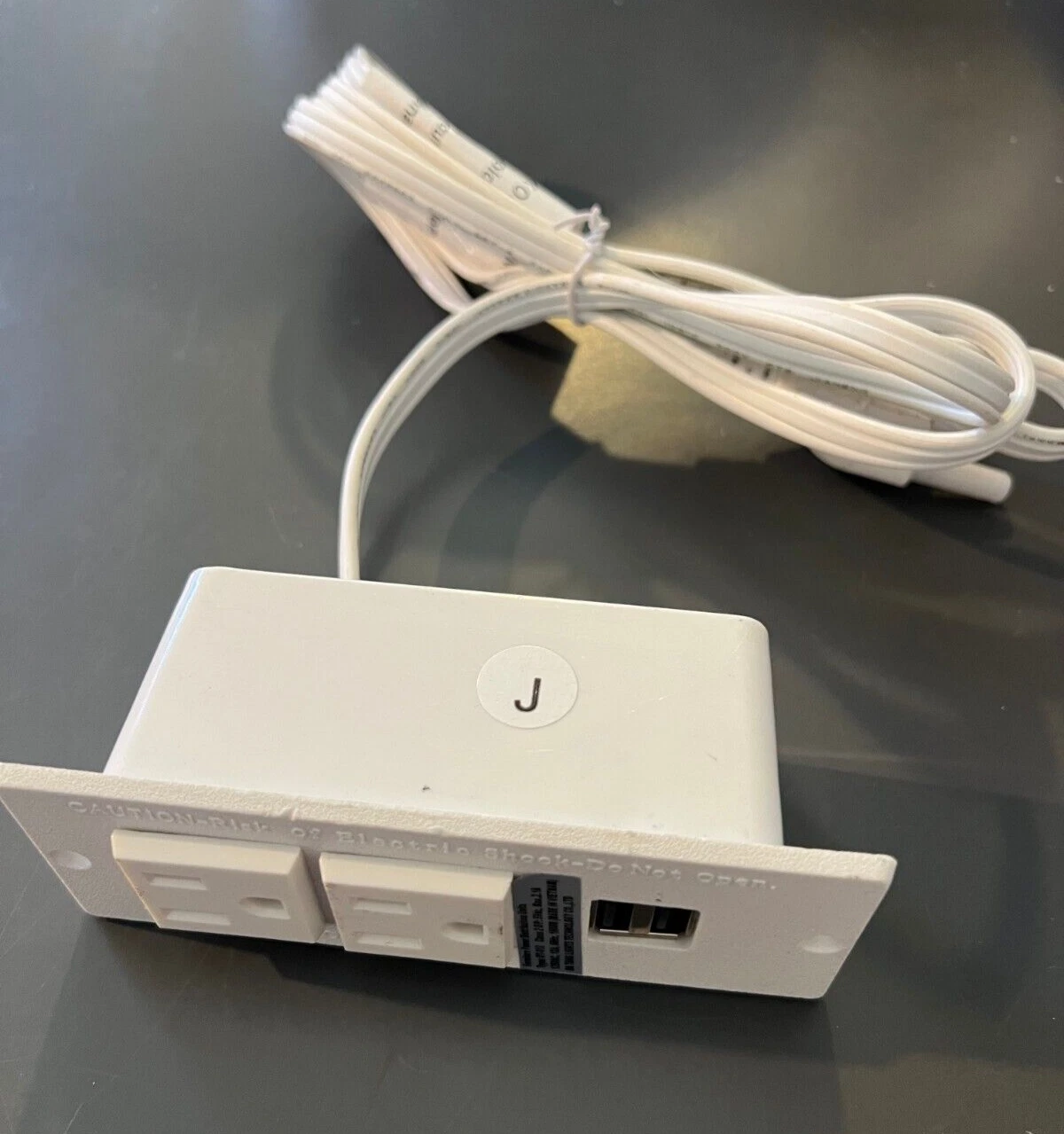 CRESTIN- 3-Outlet Furniture Power Distribution Unit Power Strip 2 Usb Model Dt-012 125V
