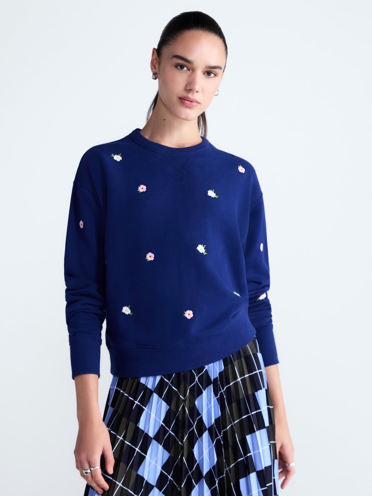 Free Assembly Women's and Women's Plus Embroidered Sweatshirt, Sizes XS-4X
