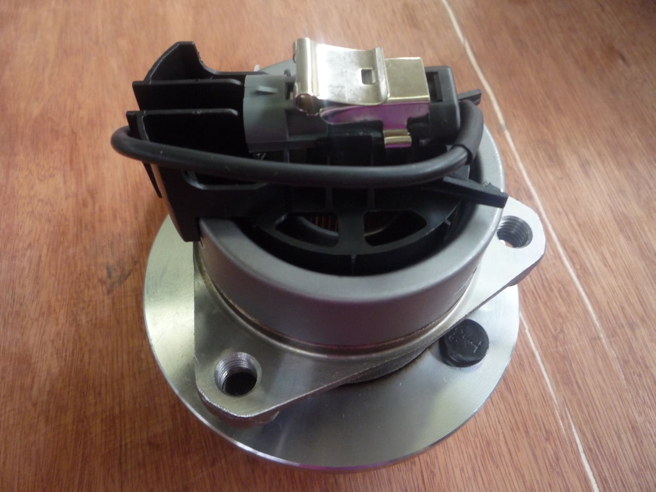 CRS NT513204 Wheel Bearing and Hub Assembly