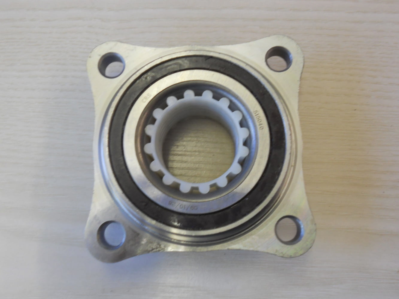 CRS NT515040 Wheel Bearing and Hub Assembly