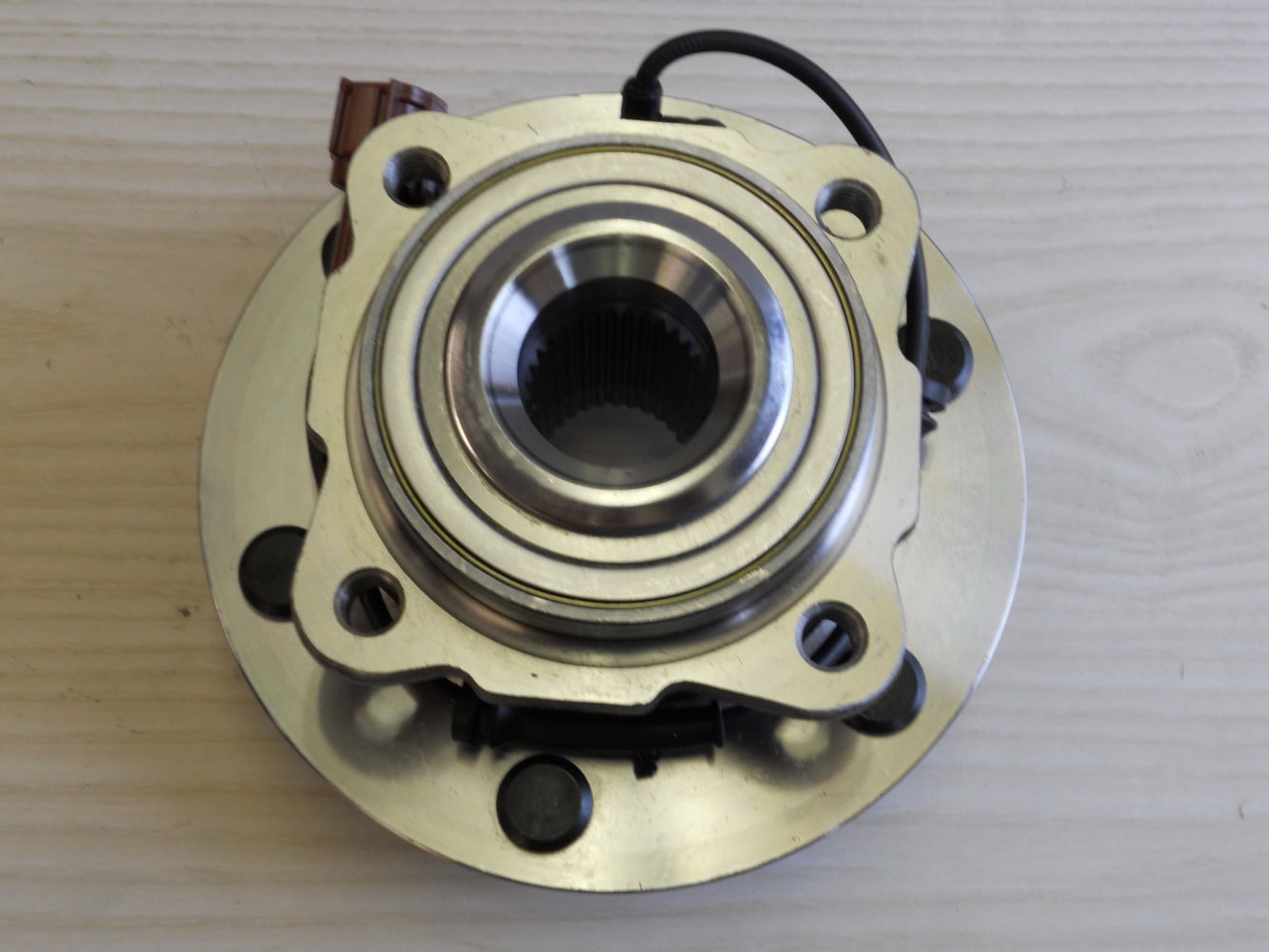 CRS NT541004 Wheel Bearing and Hub Assembly