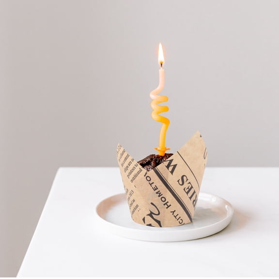 CTIRCHIU 100 Pcs Golden Muffin Cups Tulip Design Oil-resistant Baking Cups for Cupcake Party Favors