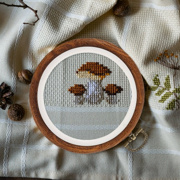 CTIRCHIU 2Pcs Round Embroidery Hoops Plastic Circles Brown with Wood Texture