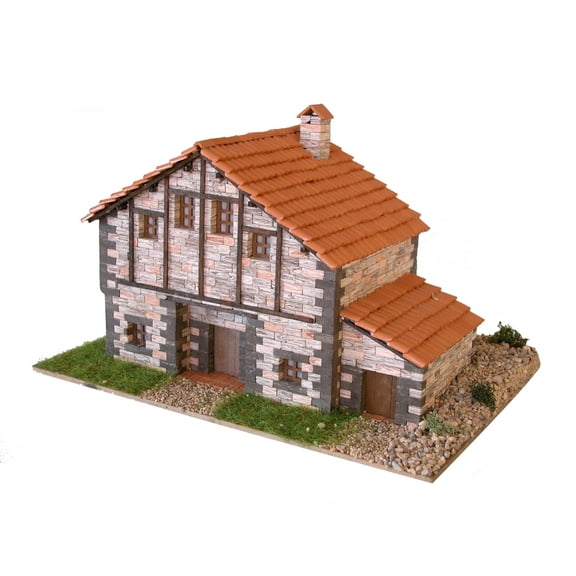 CUIT Ceramic Building Construction Kit, Traditional Cantabrian House (1:87)