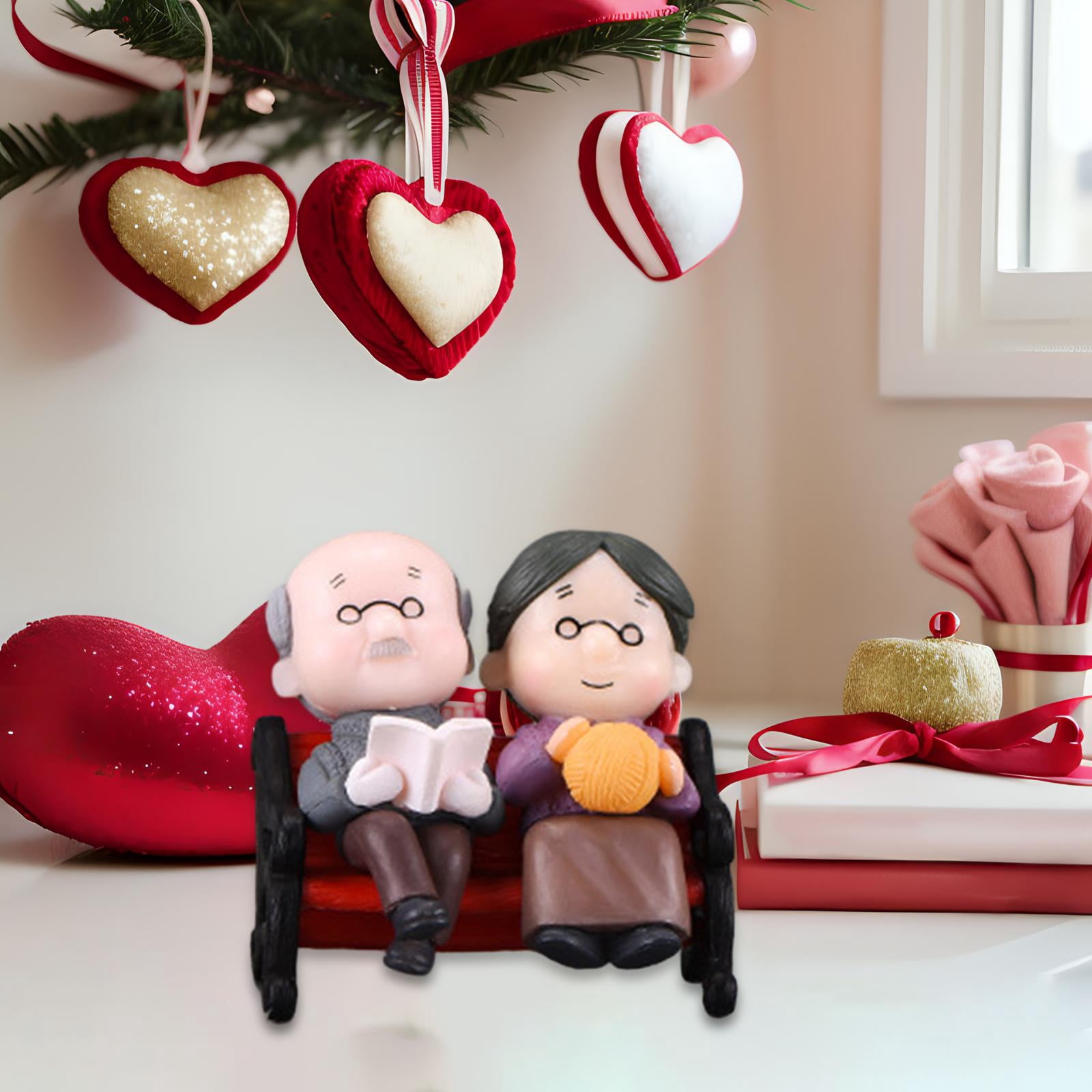 CUTICATE Loving Elderly Couple Miniature Ornament Wedding Gift 5.5x5cm