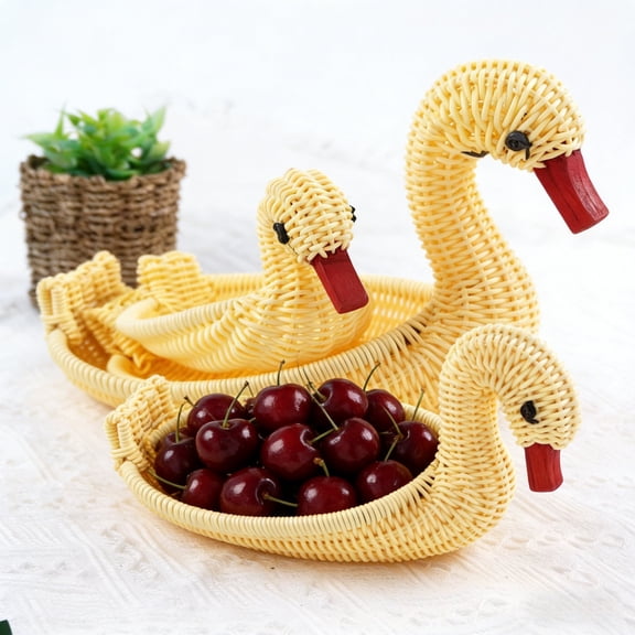 Cadancy Woven Rattan Duck Basket Home Decor Handmade Straw Storage Baskets for Bread Fruit Snacks, Decorative Animal-Shaped Wicker Serving Tray, Farmhouse Kitchen Table Centerpiece