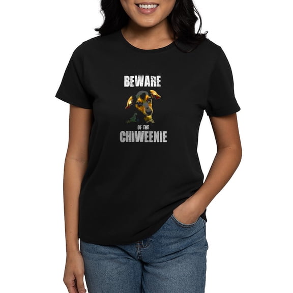 CafePress - Beware The Chiweenie Women's Dark T Shirt - Women's Traditional Fit Dark T-Shirt
