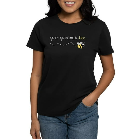 CafePress - Great Grandma To Be T Shirt Women's Dark T Shirt - Women's Traditional Fit Dark T-Shirt
