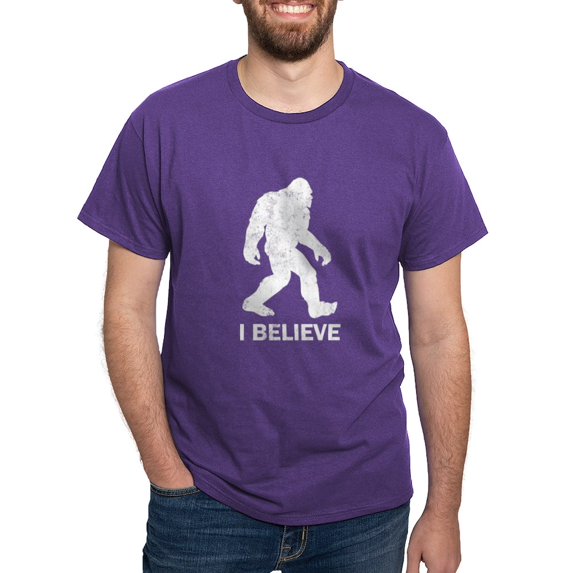CafePress - I Believe In Bigfoot T Shirt - Men's Classic Graphic Cotton T-Shirt