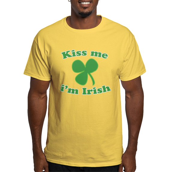 CafePress - Kiss Me Im Irish St Patricks Day T Shirt - Men's Classic Graphic T-Shirt