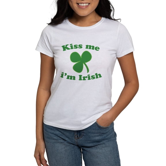 CafePress - Kiss Me Im Irish St Patricks Day T Shirt - Women's Classic T-Shirt
