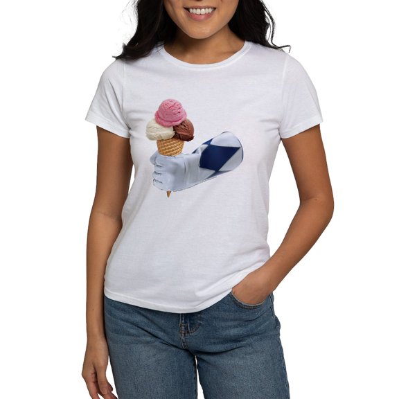 CafePress - Power Rangers Holding Ice Cr Women's Value T Shirt - Women's Classic T-Shirt