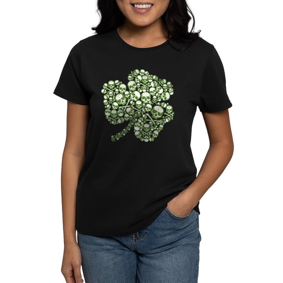 CafePress - Shamrock Skull St Patricks Day Women's Dark T Shir - Women's Traditional Fit Dark T-Shirt