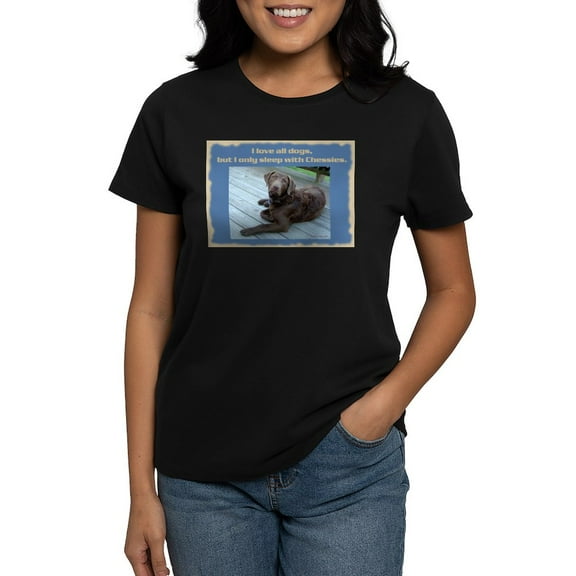 CafePress - Sleep With Chessies Women's Dark T Shirt - Women's Traditional Fit Dark T-Shirt