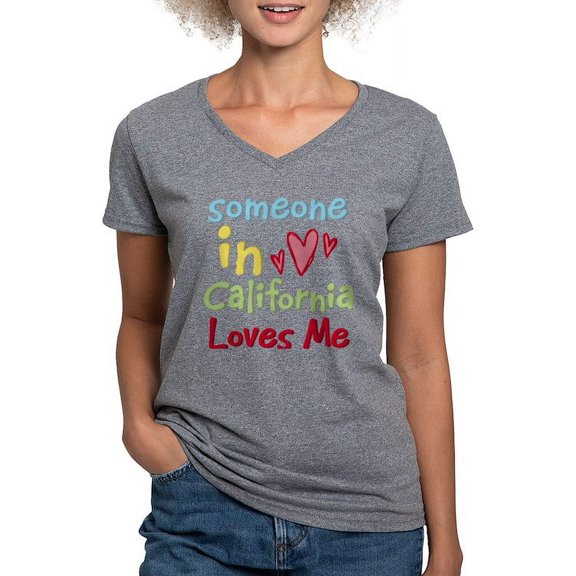 CafePress - Someone In California Loves Me Women's V Neck Dark - Women's V-Neck Dark T-Shirt