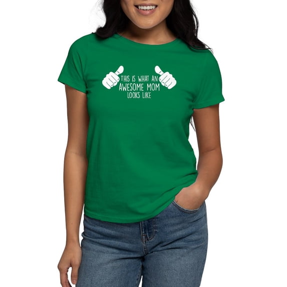 CafePress - This Is What An Awesome Mo Women's Classic T Shirt - Women's Traditional Fit Dark T-Shirt