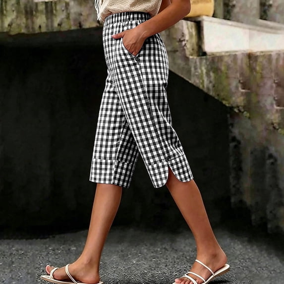 Cagogo Women Plus Size Capri Pants Elastic Waist Cropped Pants with Pockets Plaid Casual Regular Fit Cropped Shorts Vacation Beach Summer Lounge Trousers, Black L