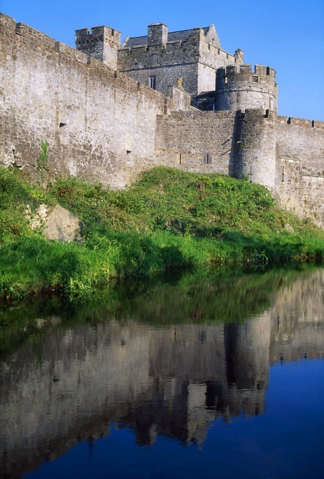 Cahir Castle River Suir County Tipperary Ireland Canvas Art - The Irish Image Collection Design Pics (24 x 36)