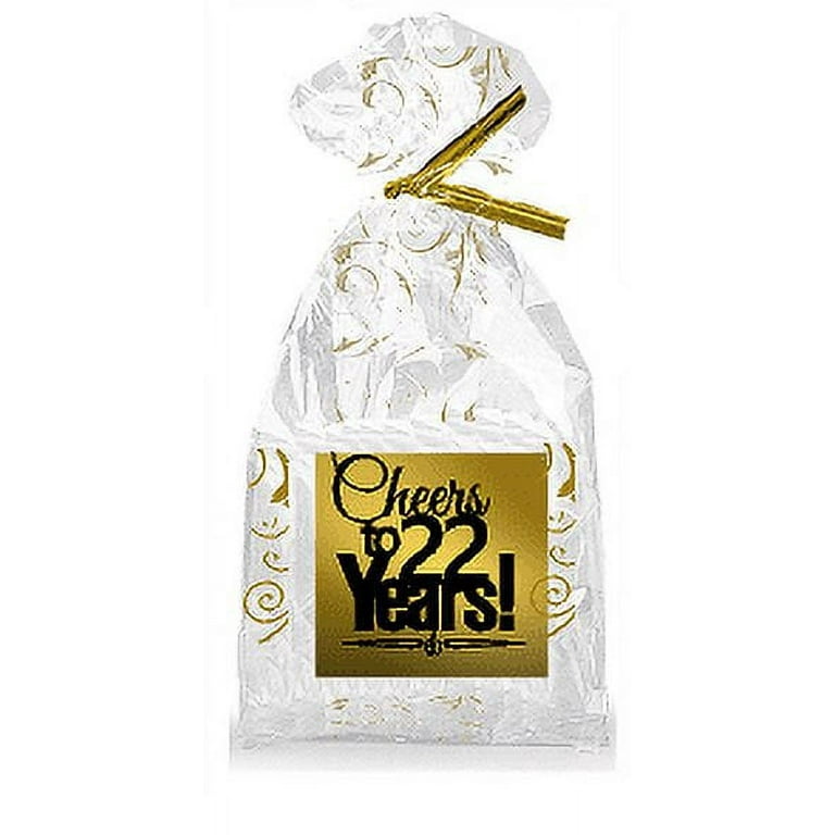 Hallmark Graduation Party Favor and Wrapped Treat Bags (15 Ct., White with  Black Mortarboards) 