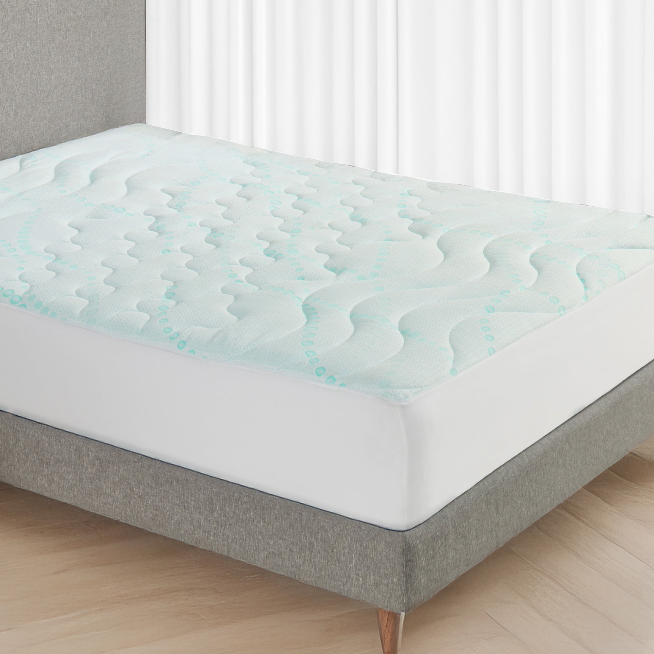 Queen Size White Quilted Cooling Mattress Pad with Deep Pockets