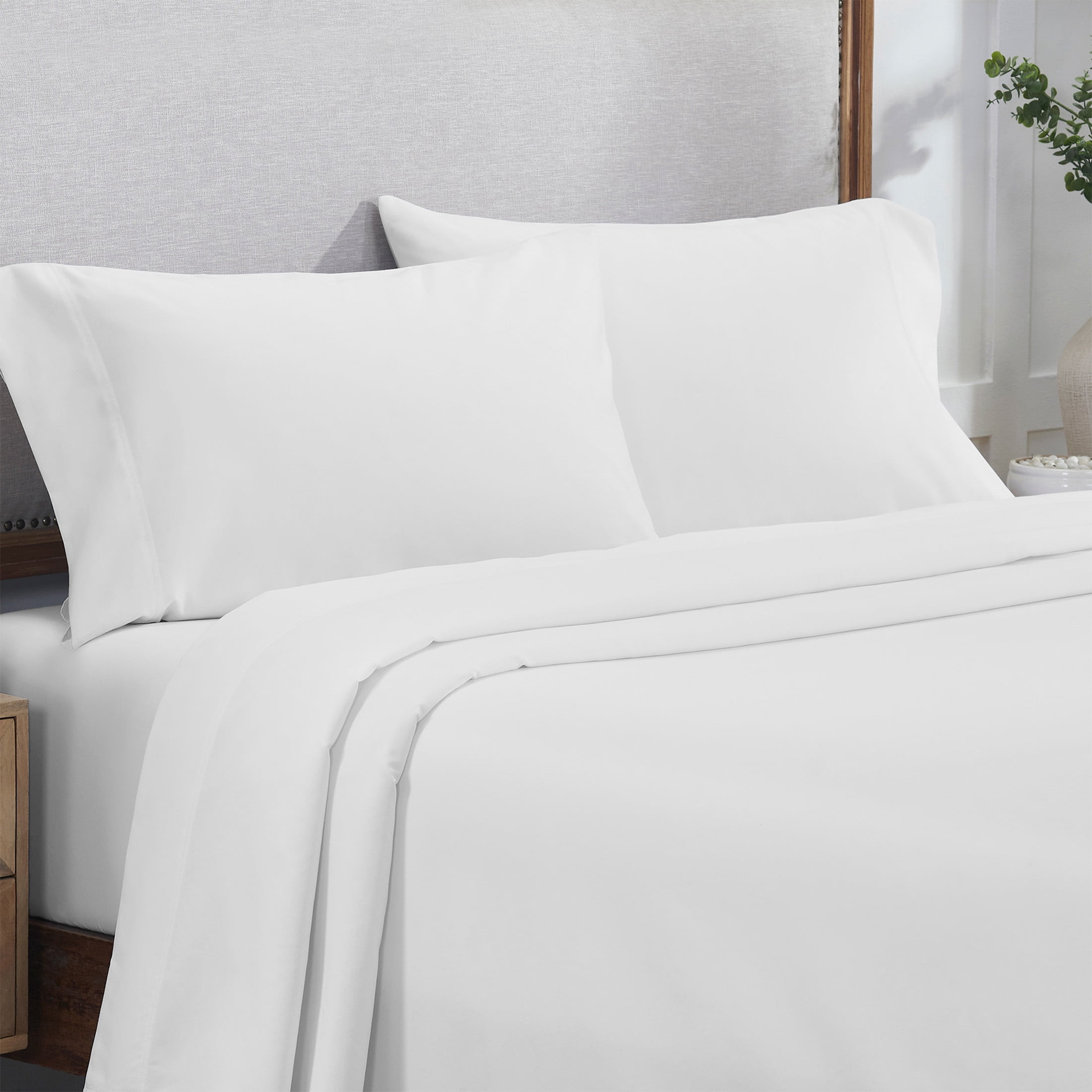 Thread Spread Twin Fitted Sheet Only - 600 Thread Count Bright White Soft 100% Cotton Sateen Weave Fitted Sheet, Deep Pocket Cooling Sheets, Fits