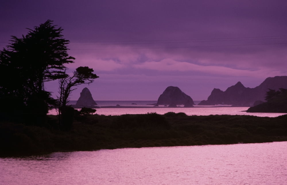 California Sonoma Coast At Dusk Jenner Russian River Entering Ocean Canvas Art - Larry Dale Gordon Design Pics (17 x 11)
