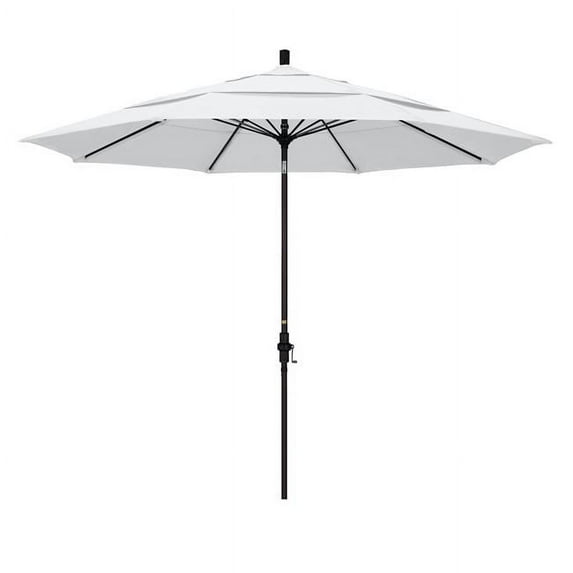 California Umbrella Sun Master Series Patio Market Umbrella in Olefin with Aluminum Pole Fiberglass Ribs Collar Tilt Crank Lift