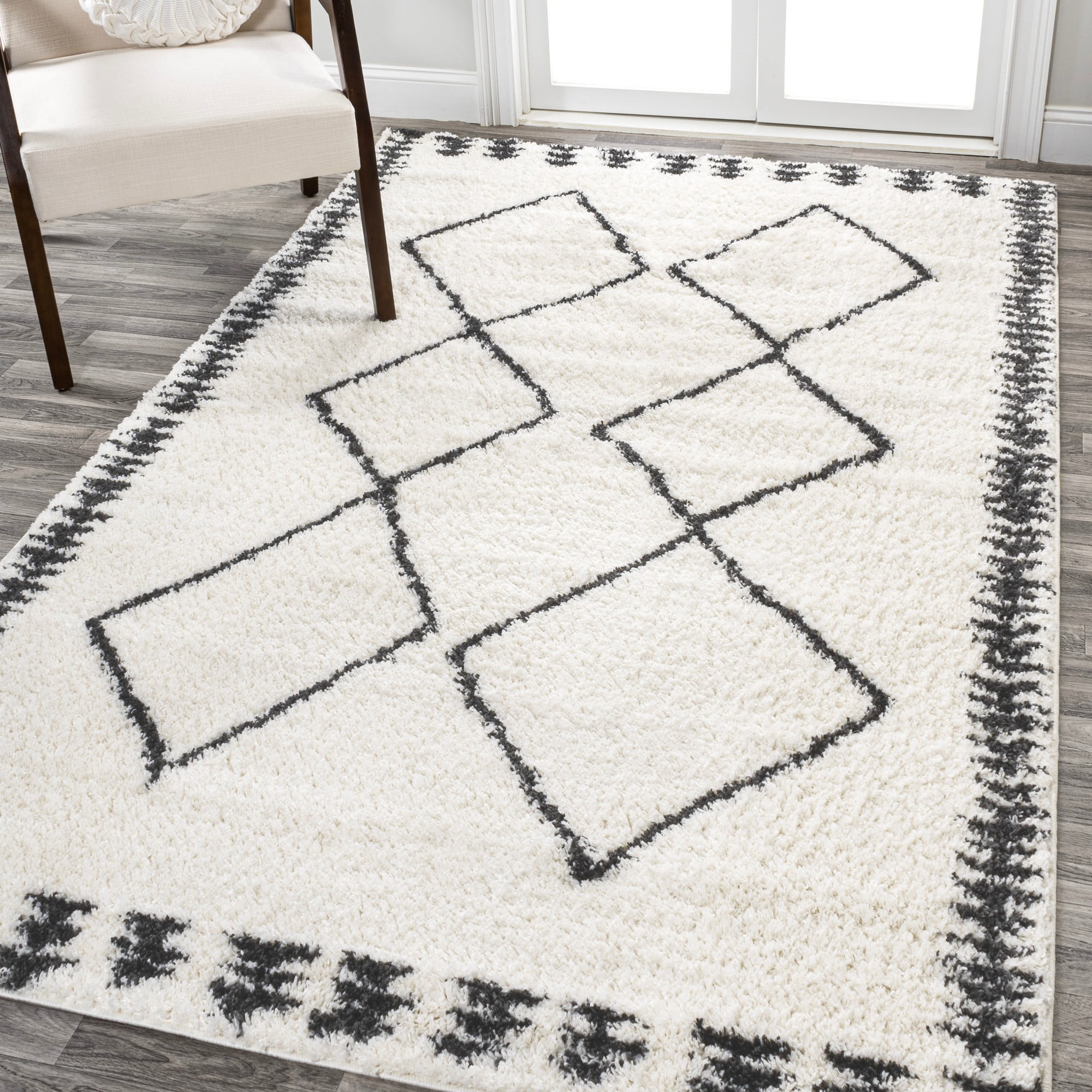 Moroccan Diamond Shag Washable Rug 4' x 6' - Black and Ivory
