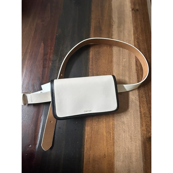 Calvin klein l/xl beige rectangle shape